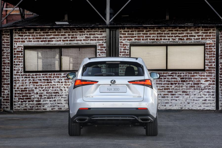  Lexus NX300 F-Sport 2017 года  (ZA) (фото 22 из 40)